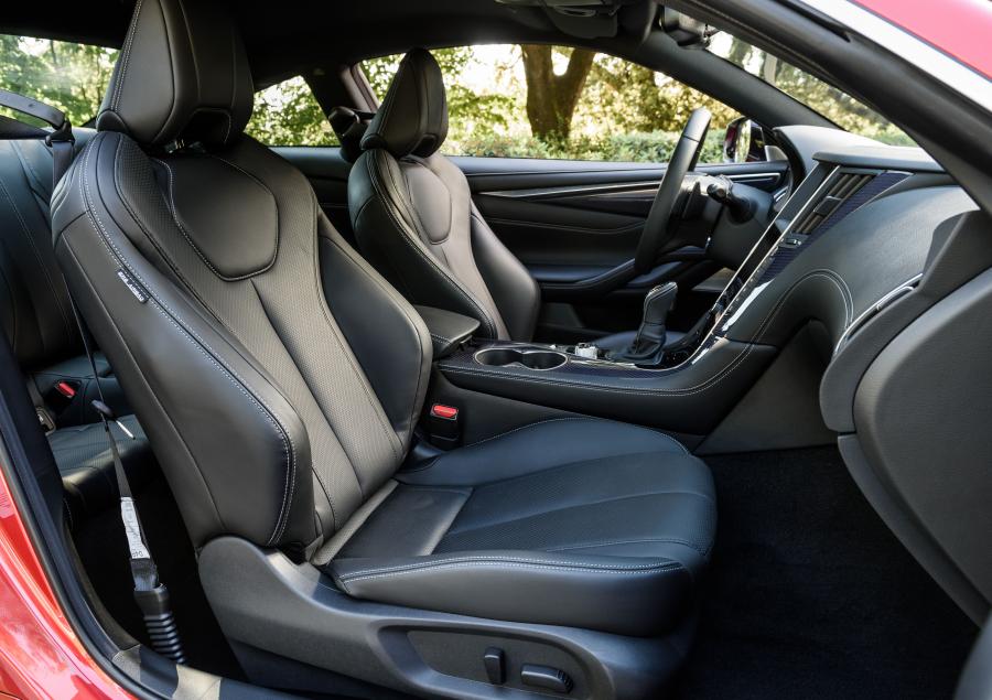 Интерьер Infiniti Q60S 3.0t (CV37) 2017 года  (CIS) (фото 14 из 26)